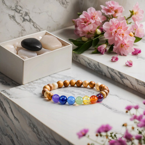 Armband „Die sieben Chakren“ – Steine und Kadamba