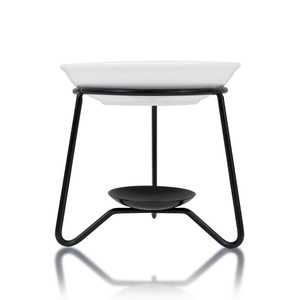 Kominek aromaterapeutyczny – metalowe elementy