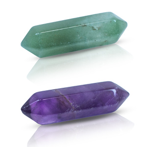 Zestaw kamieni czakralnych z bransoletką – w ozdobnym pudełku